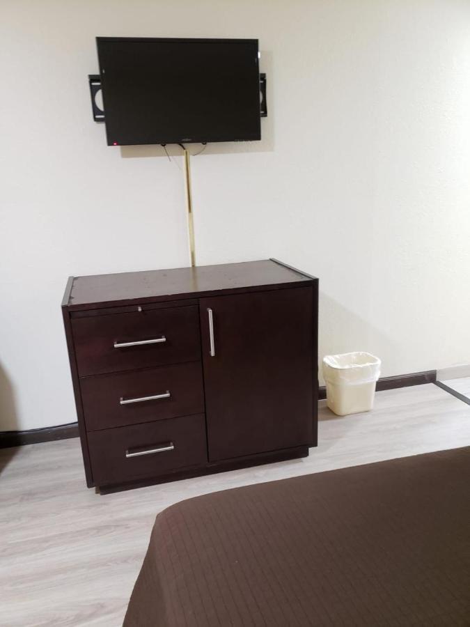 Value Inn & Suites サライナ エクステリア 写真