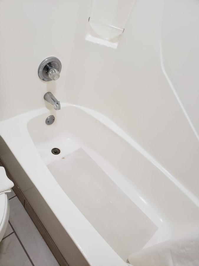Value Inn & Suites サライナ エクステリア 写真