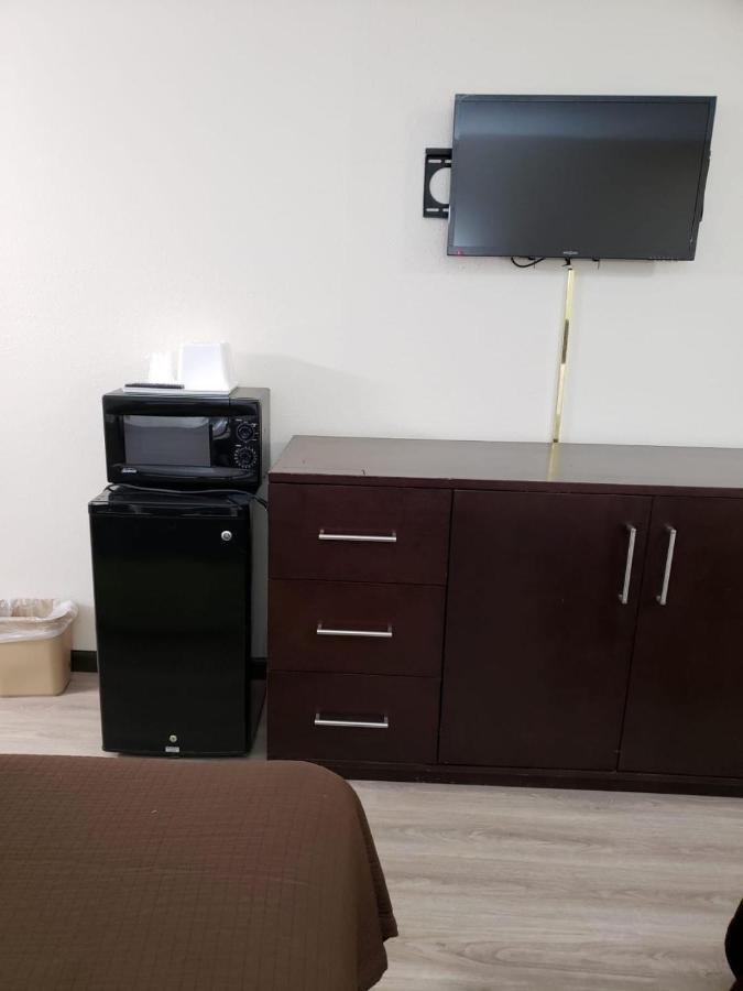 Value Inn & Suites サライナ エクステリア 写真