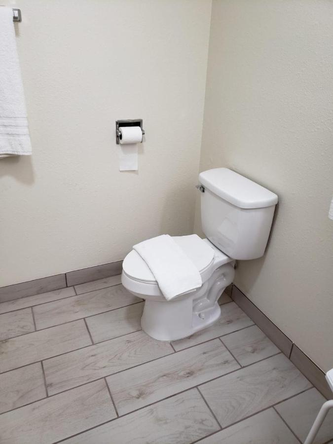 Value Inn & Suites サライナ エクステリア 写真